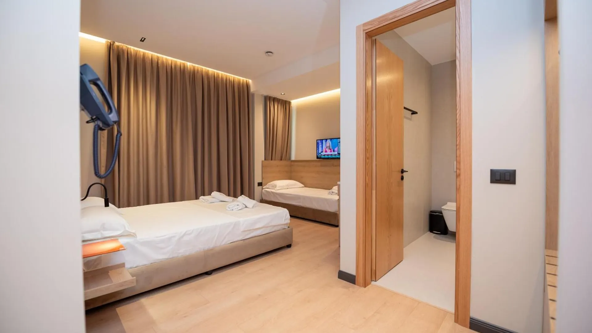 Vlorë Calma Boutique Hotel 0*,  אלבניה